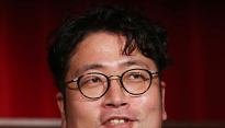 [메인포토] 질문에 답하는 제작 송남규