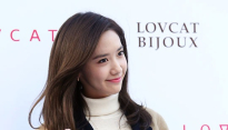 [메인포토] 소녀시대 윤아, ‘바람에 복근이 살짝’