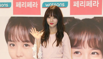 [메인포토] 김소현, ‘손 인사하는 바비인형’