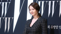 [메인포토] 고아라, ‘볼륨 강조한 V라인’