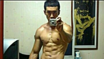 ‘응답하라 1988’ 김태수, ‘근육질 반전 몸매’ 공개..선명한 ‘王’자 복근