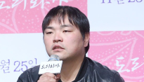 [메인포토] 질문에 답하는 이종필 감독