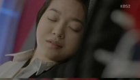 오마이비너스 신민아, 뱃살 굴욕 눈길 '복대 찢자마자 뱃살이...'