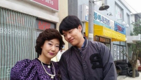 '응답하라 1988' 류준열-라미란, 비하인드컷 공개..'母子케미' 발산