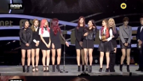 [2015 MAMA] 트와이스, 여자 신인상 수상 “박진영 프로듀서가 가장 고마워”