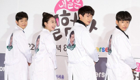 [메인포토] 정성영-이수민-홍태의-정택현, 가운 입고 포토타임!