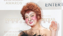 [메인포토] 박나래, ‘원숭이탈을 쓴 사람(?)’(연예대상)