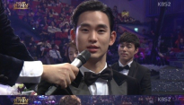 [KBS 연기대상] 전현무, 김수현 요들송에 맞춰 ‘비타민 댄스’ 과시 ‘폭소’