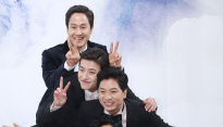 [메인포토] 정상훈-조정석-정우-강하늘, ‘대세는 4층 석탑 포즈’