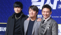 [메인포토] 강동원-이일형 감독-황정민, ‘영화관에서 만나요’