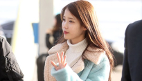 [메인포토] 아이유, ‘팬들에게 따뜻한 손인사’