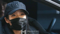 [메인포토] 아이유, ‘꽁꽁 가려도 빛나네’