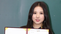 [메인포토] 여자친구 은하, ‘저 오늘 졸업해요!’