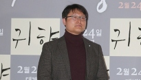 [메인포토] 포즈 취하는 배우 조정래