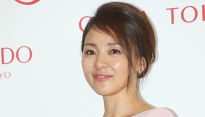 [메인포토] 포즈 취하는 야노시호