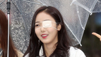 [메인포토] 여자친구 신비, ‘예쁜 얼굴에 생긴 눈병’