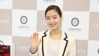 [메인포토] 김고은, ‘추위 녹이는 손인사~’