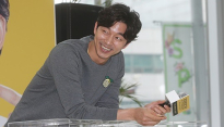 [메인포토] 공유, ‘참을수 없는 웃음!’