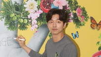 [메인포토] 공유, ‘무릎 꿇고 공손하게~’