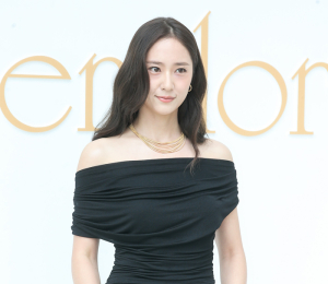 크리스탈, '수정처럼 빛나는 미모'