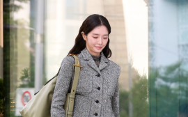 박규영, 반짝이는 올 그레이 패션