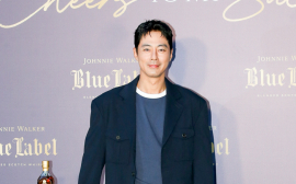 조인성, 우아한 같은 톤 패션