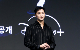 로운, 탄탄한 피지컬