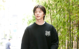 육성재, 한걸음 마다 박력있게