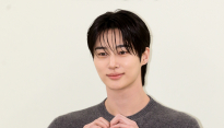 [포토] 변우석, 조각이 따로없는 손하트