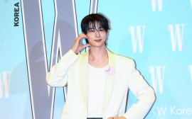 변우석, 무엇을 입어도 빛나는 조각상